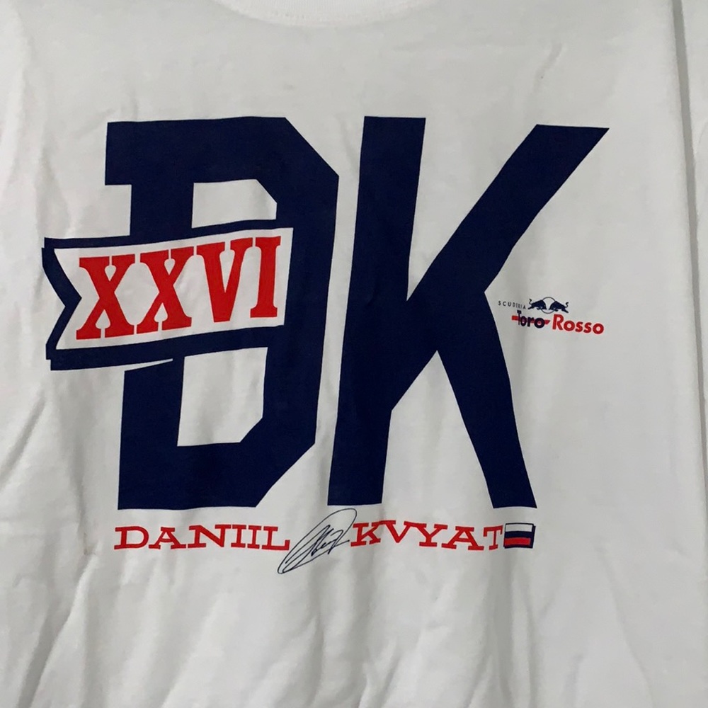 Red Bull Daniel Kvyat Men’s XL Shirt